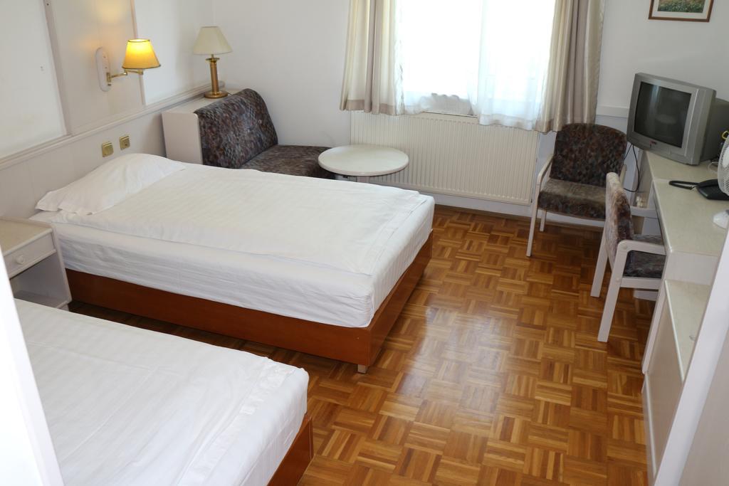 Hotel Wasserpalast - Breakfast For Free!!! Graz Zewnętrze zdjęcie